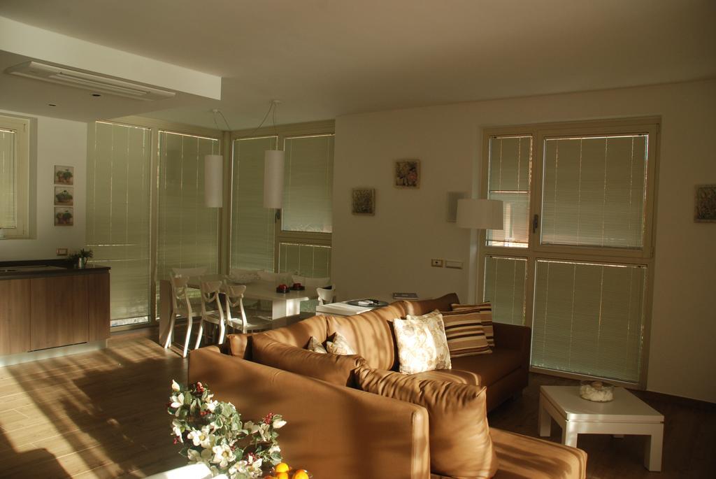 Ferienwohnung Residenza Simona Mezzegra Zimmer foto