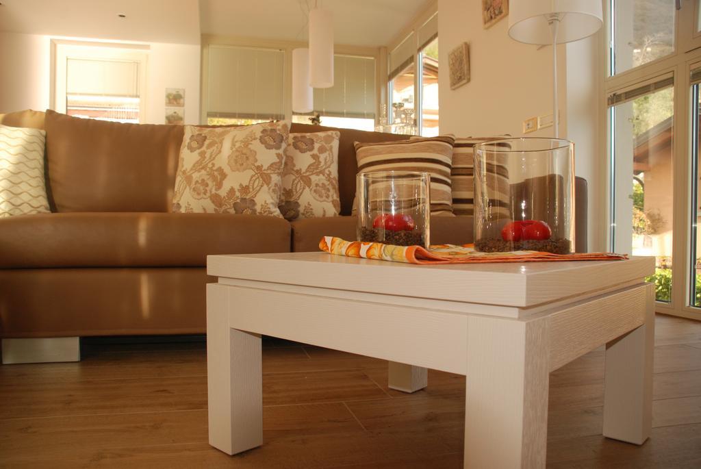 Ferienwohnung Residenza Simona Mezzegra Zimmer foto