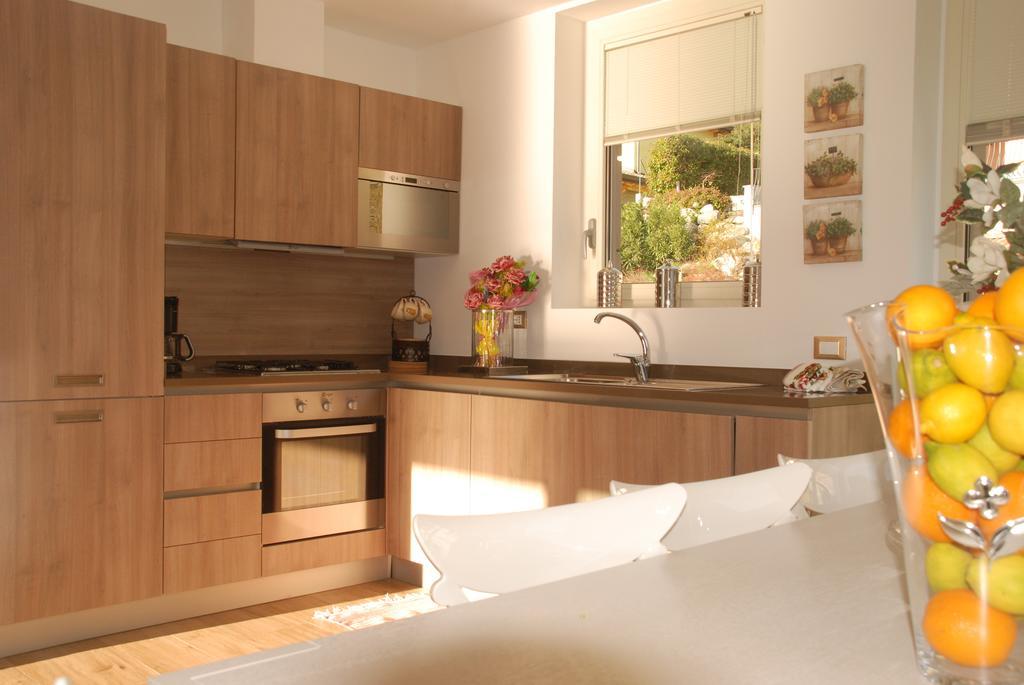 Ferienwohnung Residenza Simona Mezzegra Zimmer foto